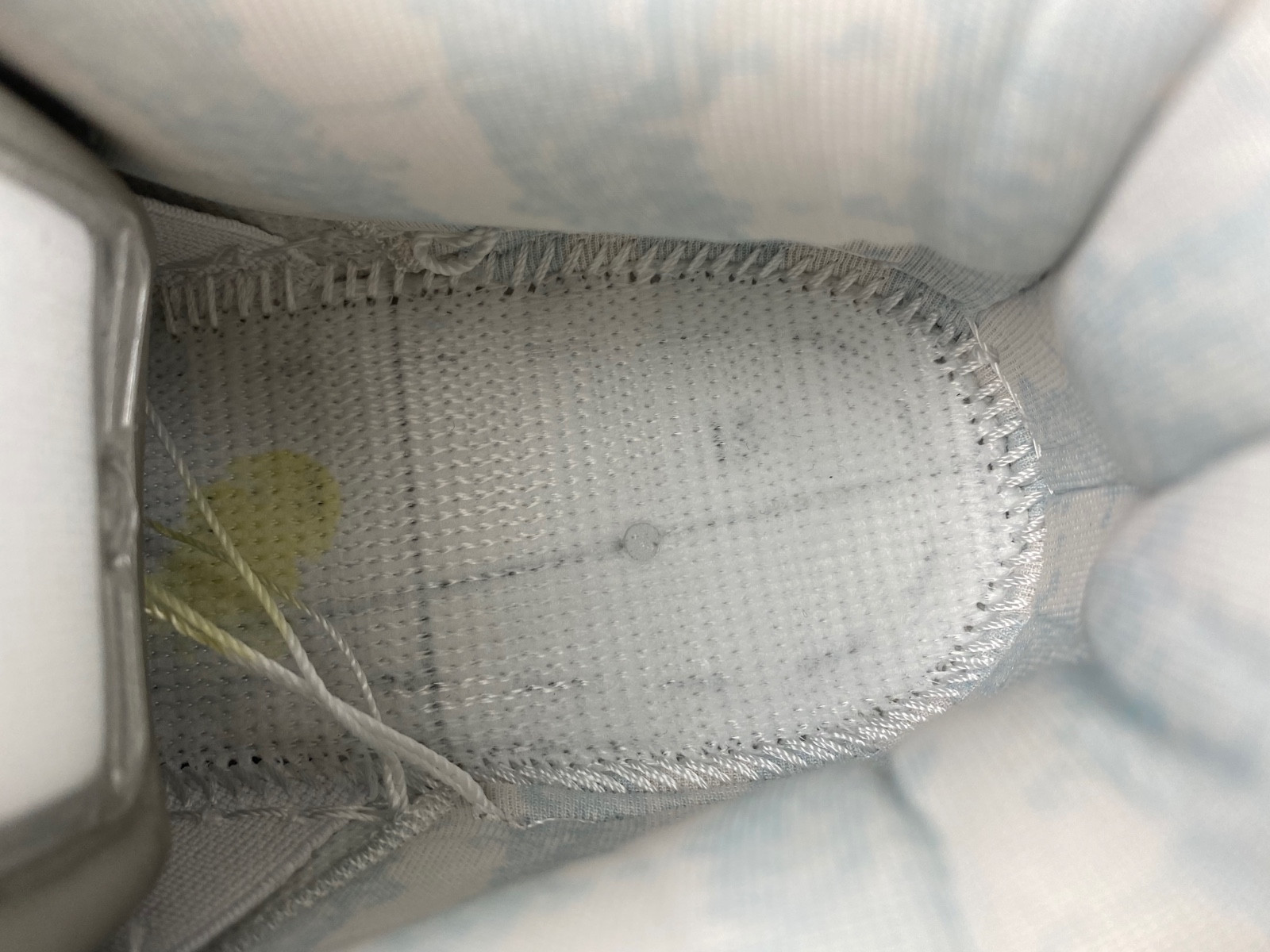 nike sb dunk low white lobster (friends and family) fd8776-100