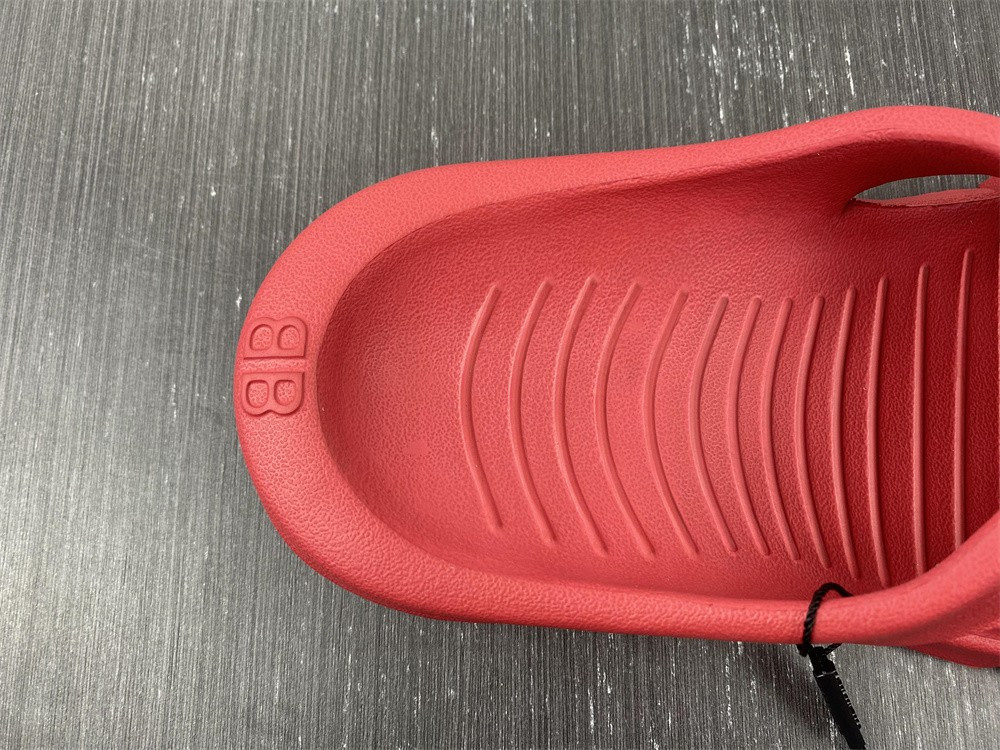 Ba*len*cia*ga mold slide sandal red