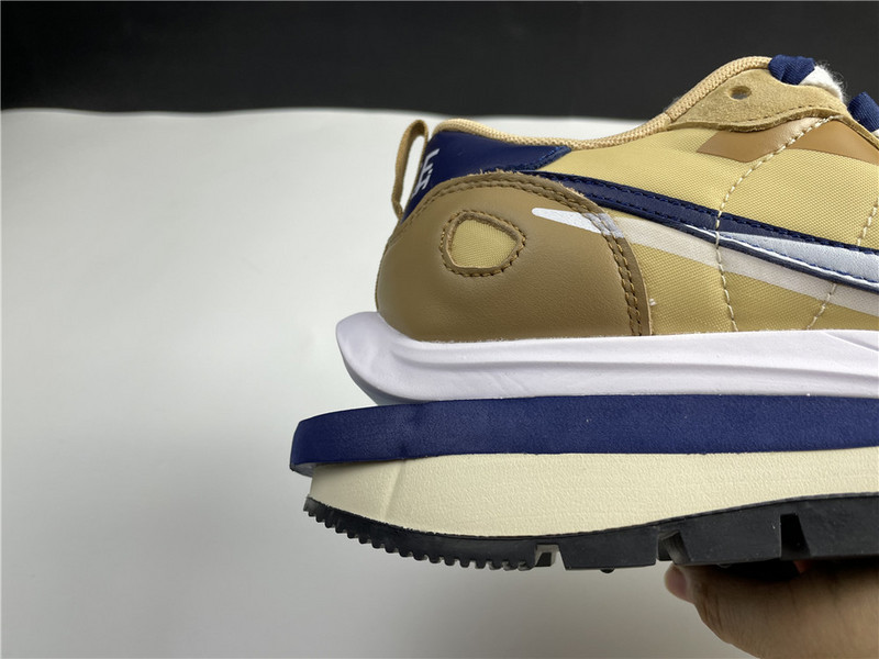 sacai x nike vaporwaffle 3.0 dd1875-200