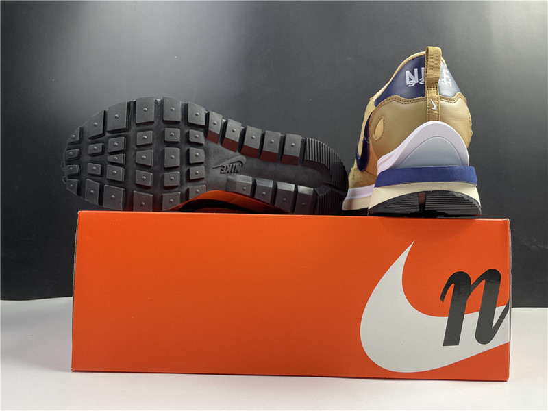 sacai x nike vaporwaffle 3.0 dd1875-200