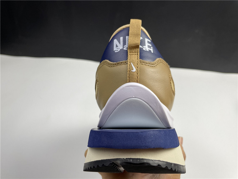 sacai x nike vaporwaffle 3.0 dd1875-200