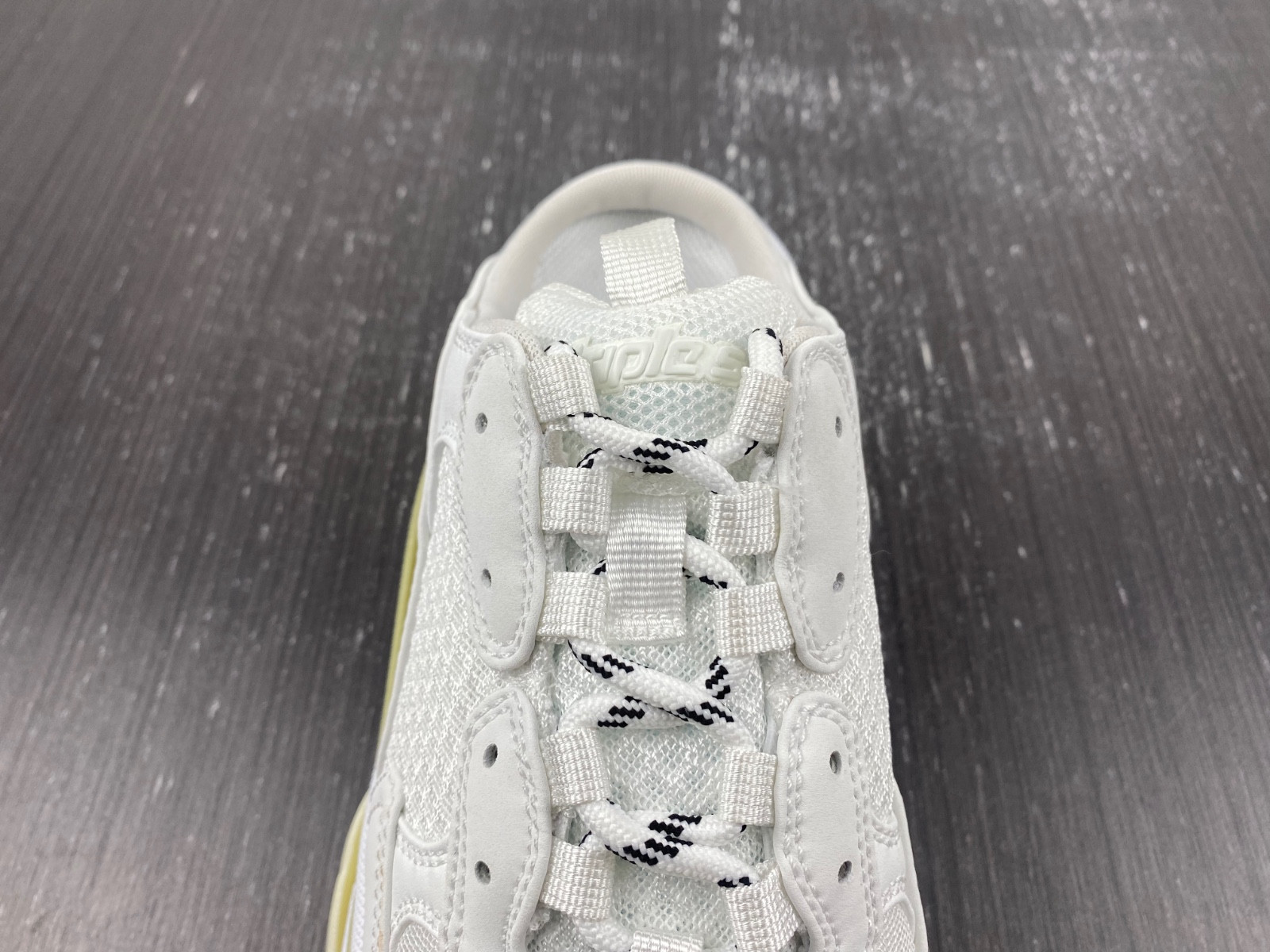 Ba*len*cia*ga triple s