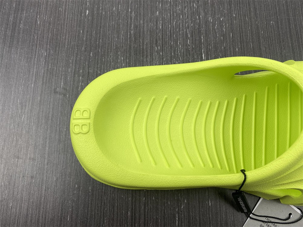 Ba*len*cia*ga mold slide sandal fluorescent green
