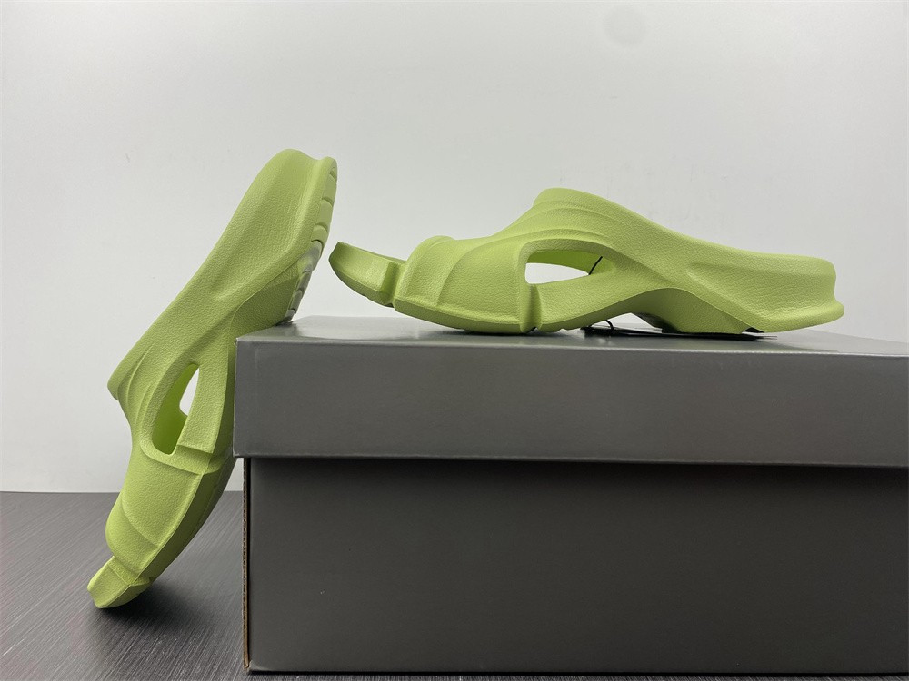 Ba*len*cia*ga mold slide sandal fluorescent green