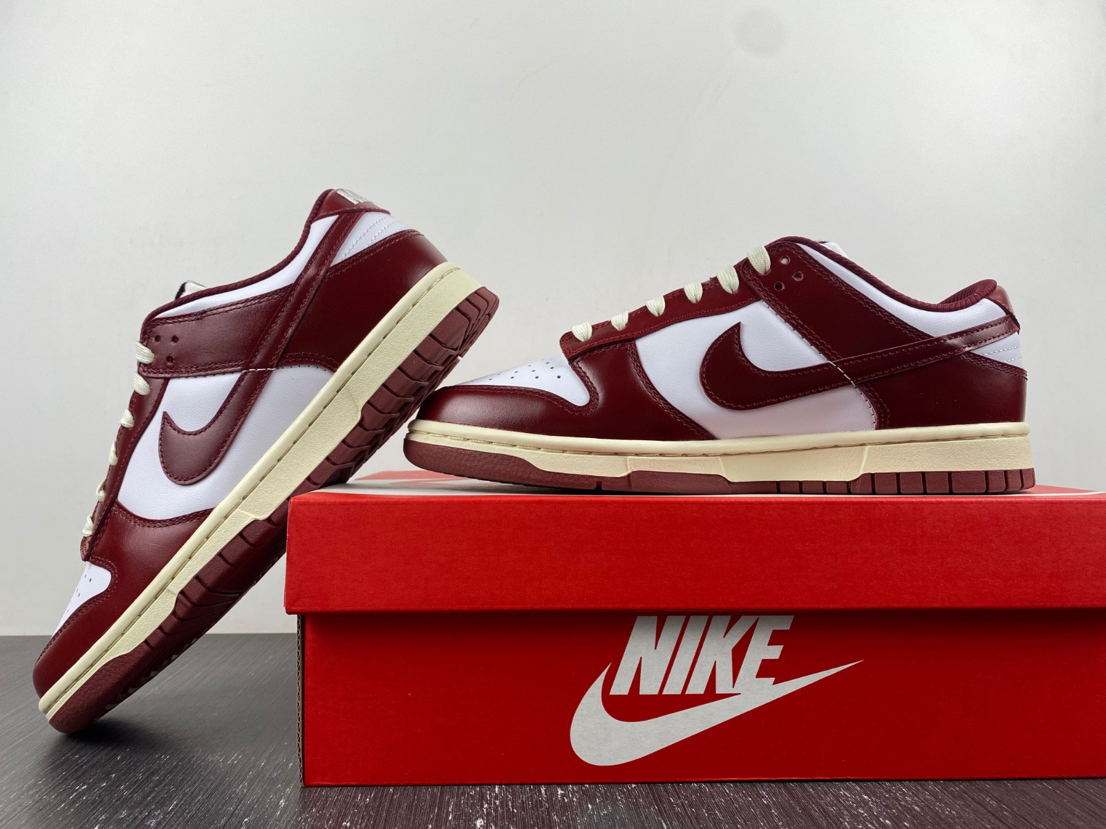nike dunk low prm vintage team red (women