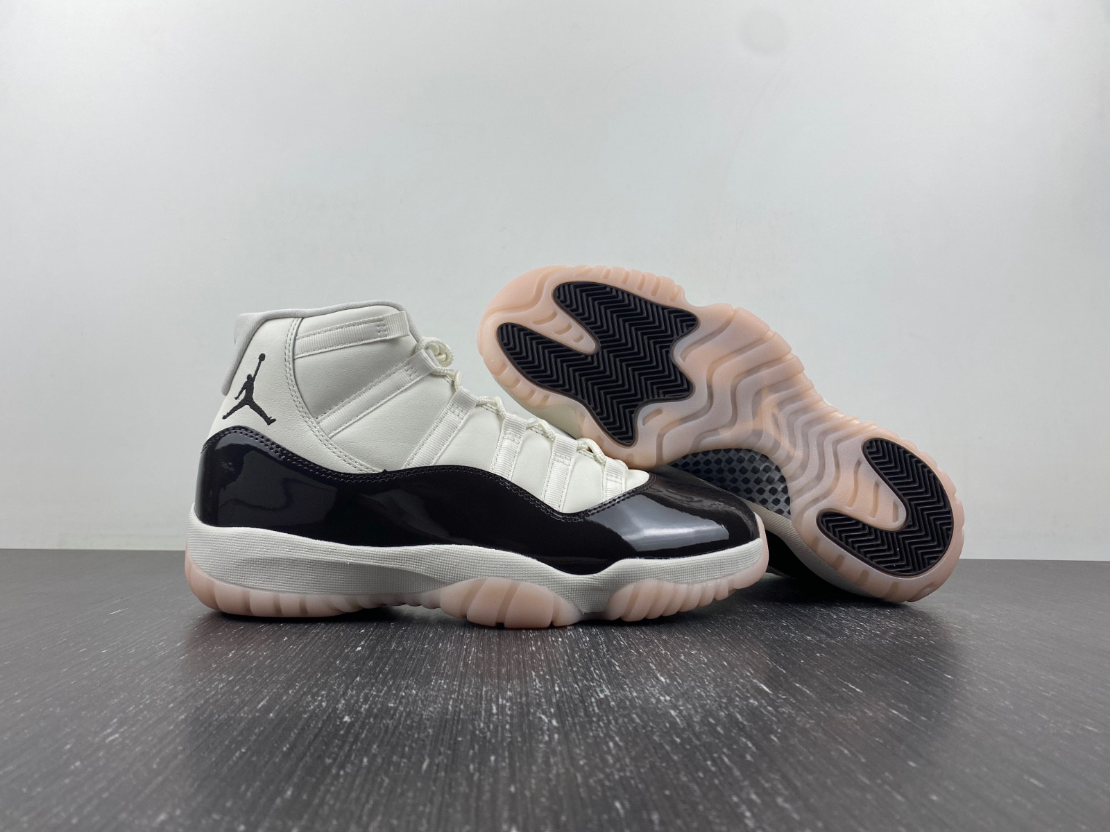 air jordan 11 wmns "neapolitan" ar0715-101