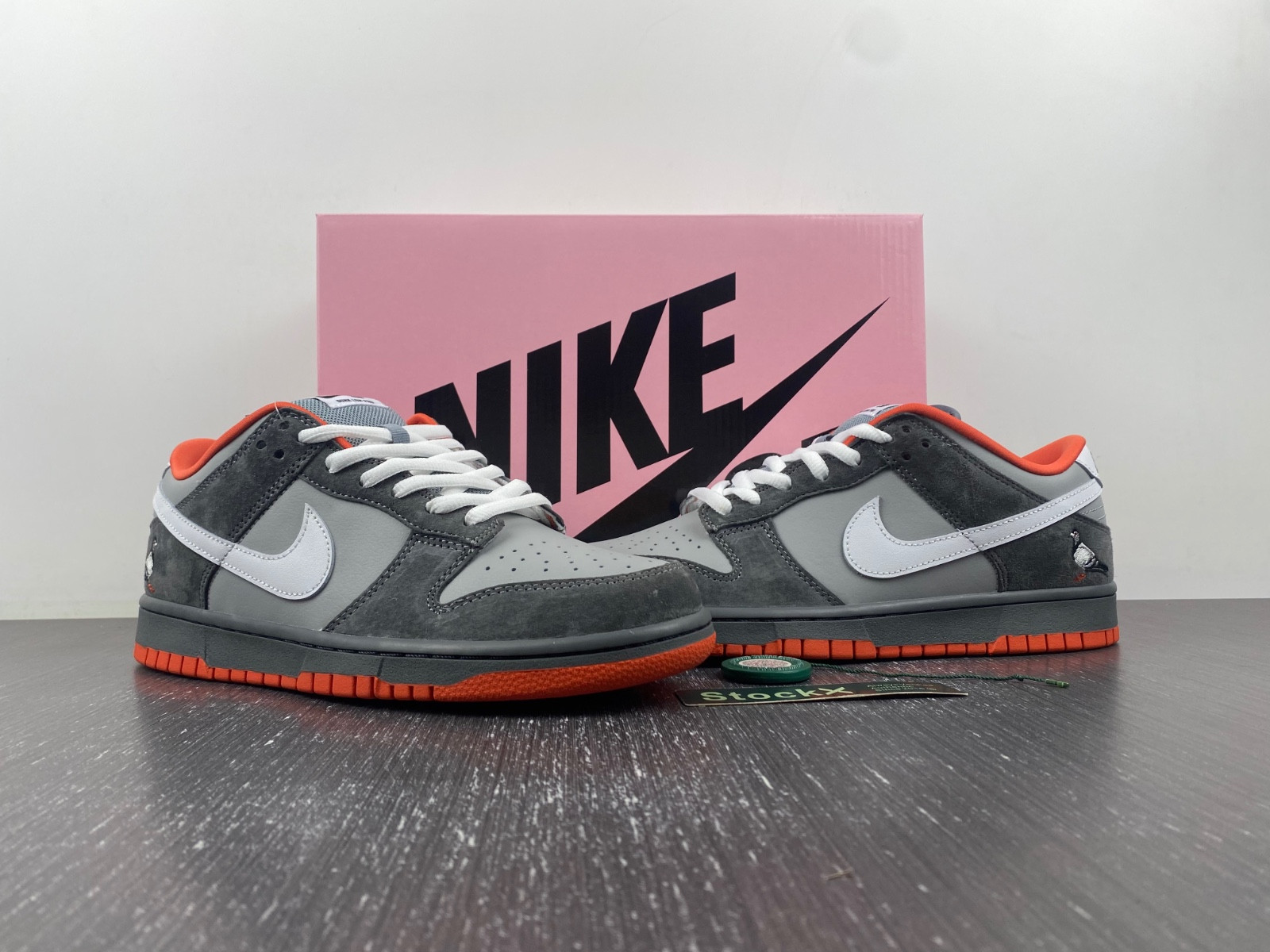 nike sb dunk low staple nyc pigeon 304292-011