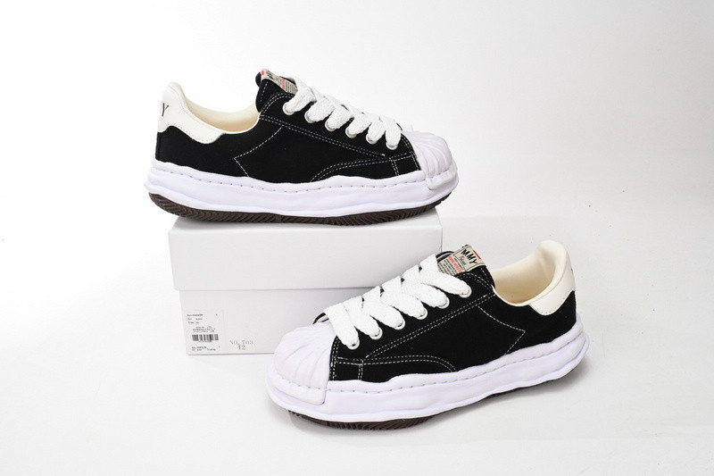 mmy sneaker 0048