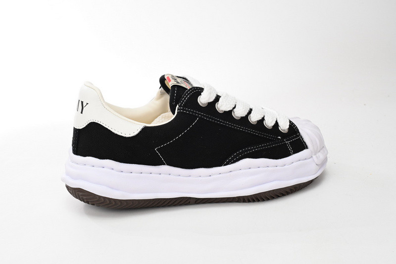 mmy sneaker 0048