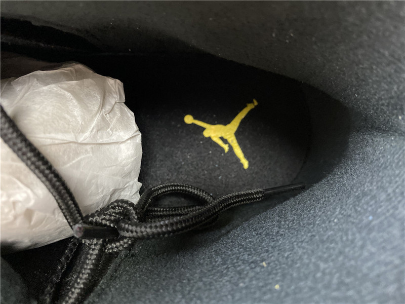 air jordan 12 “university gold” 130690-070