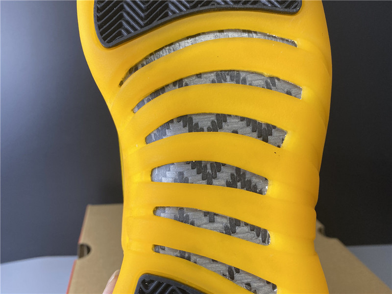 air jordan 12 “university gold” 130690-070