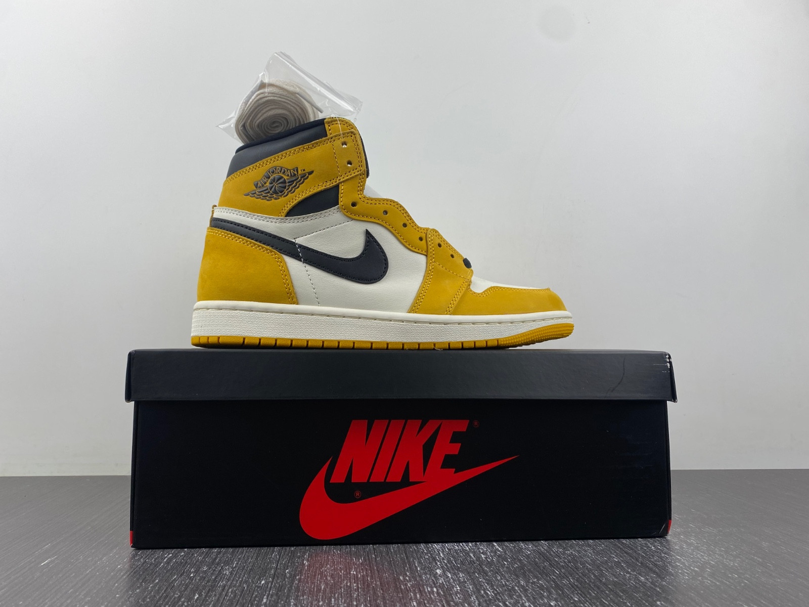air jordan 1 high og “yellow ochre” dz5485-701