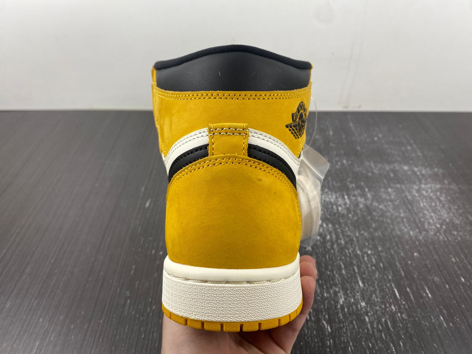 air jordan 1 high og “yellow ochre” dz5485-701
