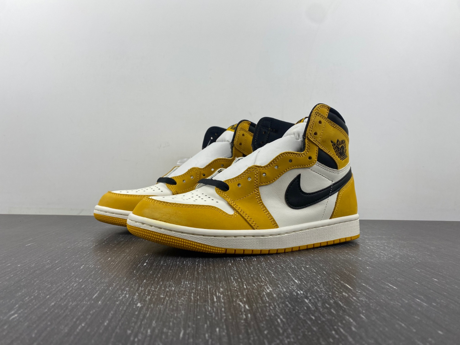 air jordan 1 high og “yellow ochre” dz5485-701