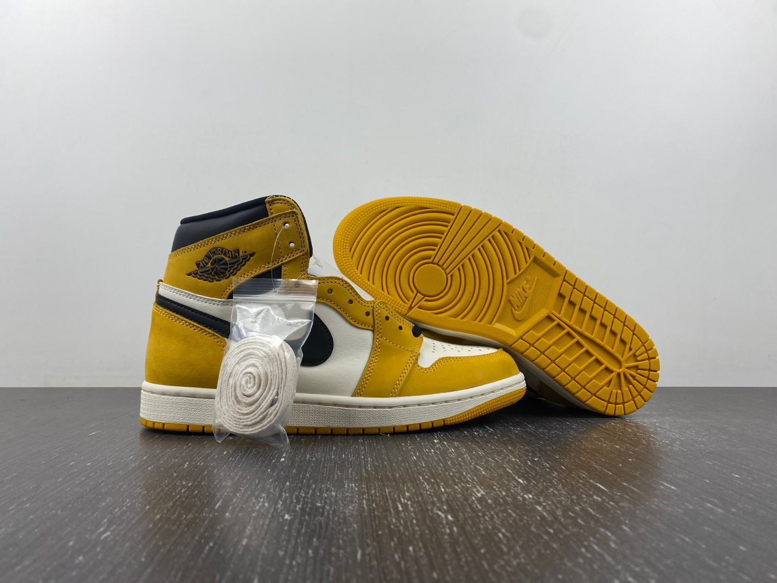 air jordan 1 high og “yellow ochre” dz5485-701