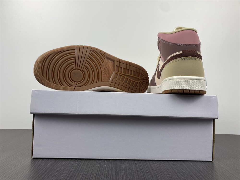 air jordan 1 mid do7440-821