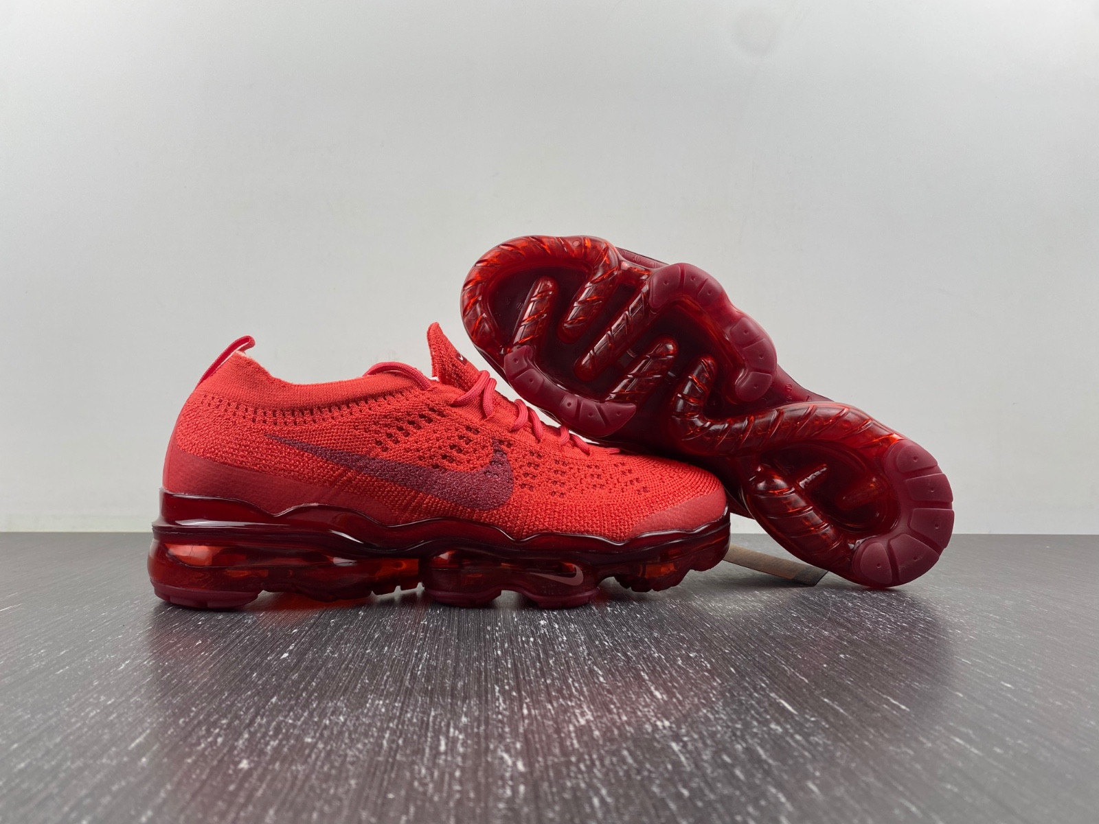 nike air vapormax 2023 flyknit triple red men