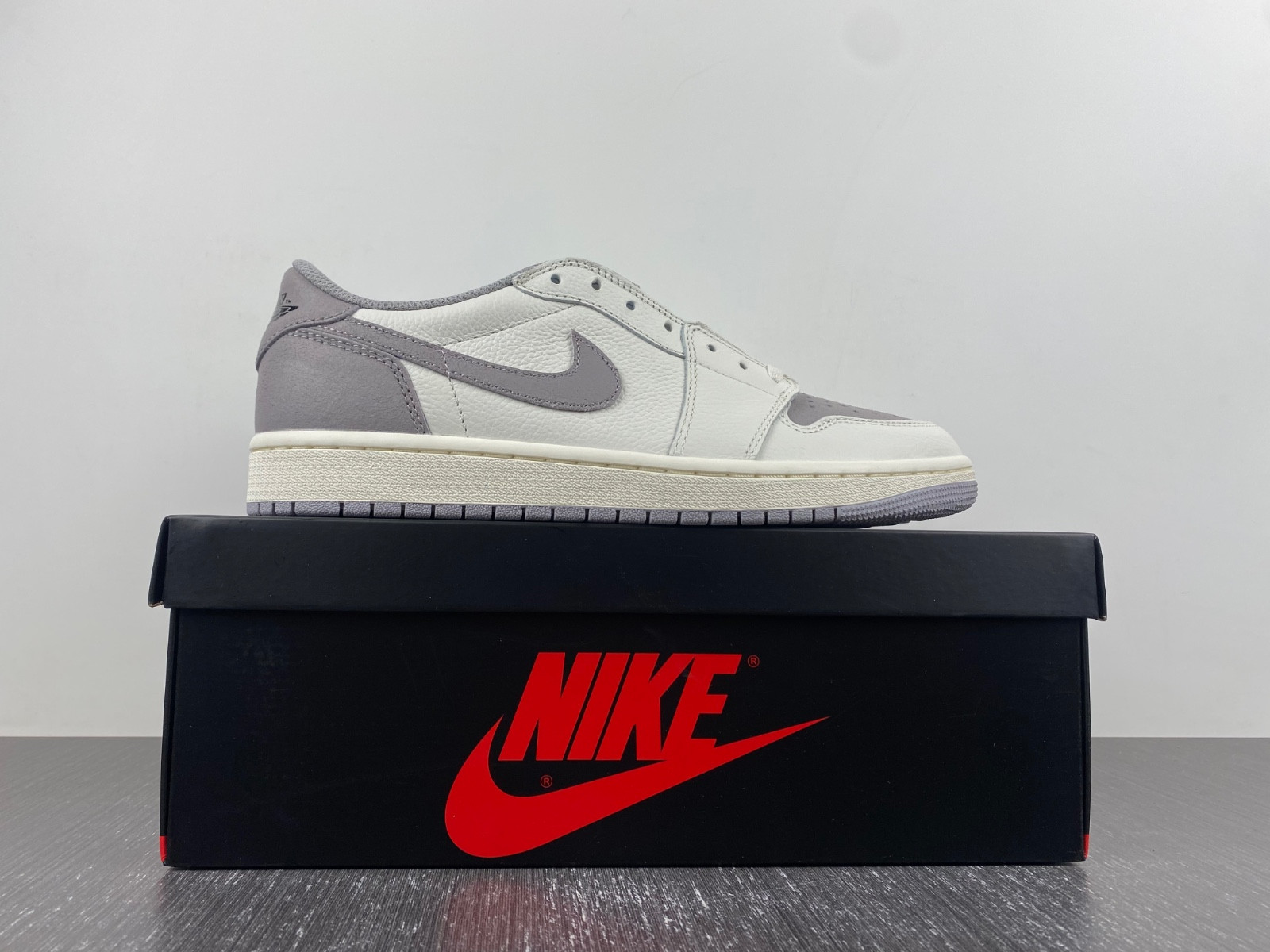 air jordan 1 low og atmosphere grey cz0790-101