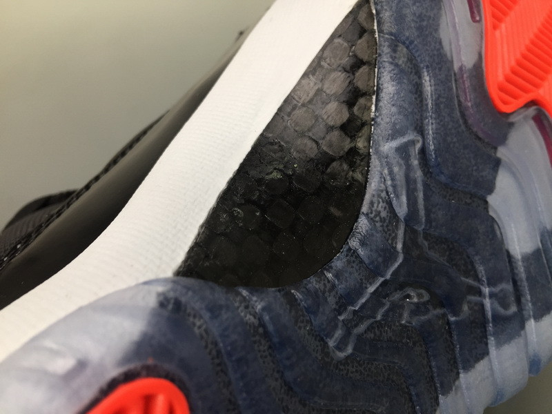 air jordan 11 retro low infrared 23 528895-023