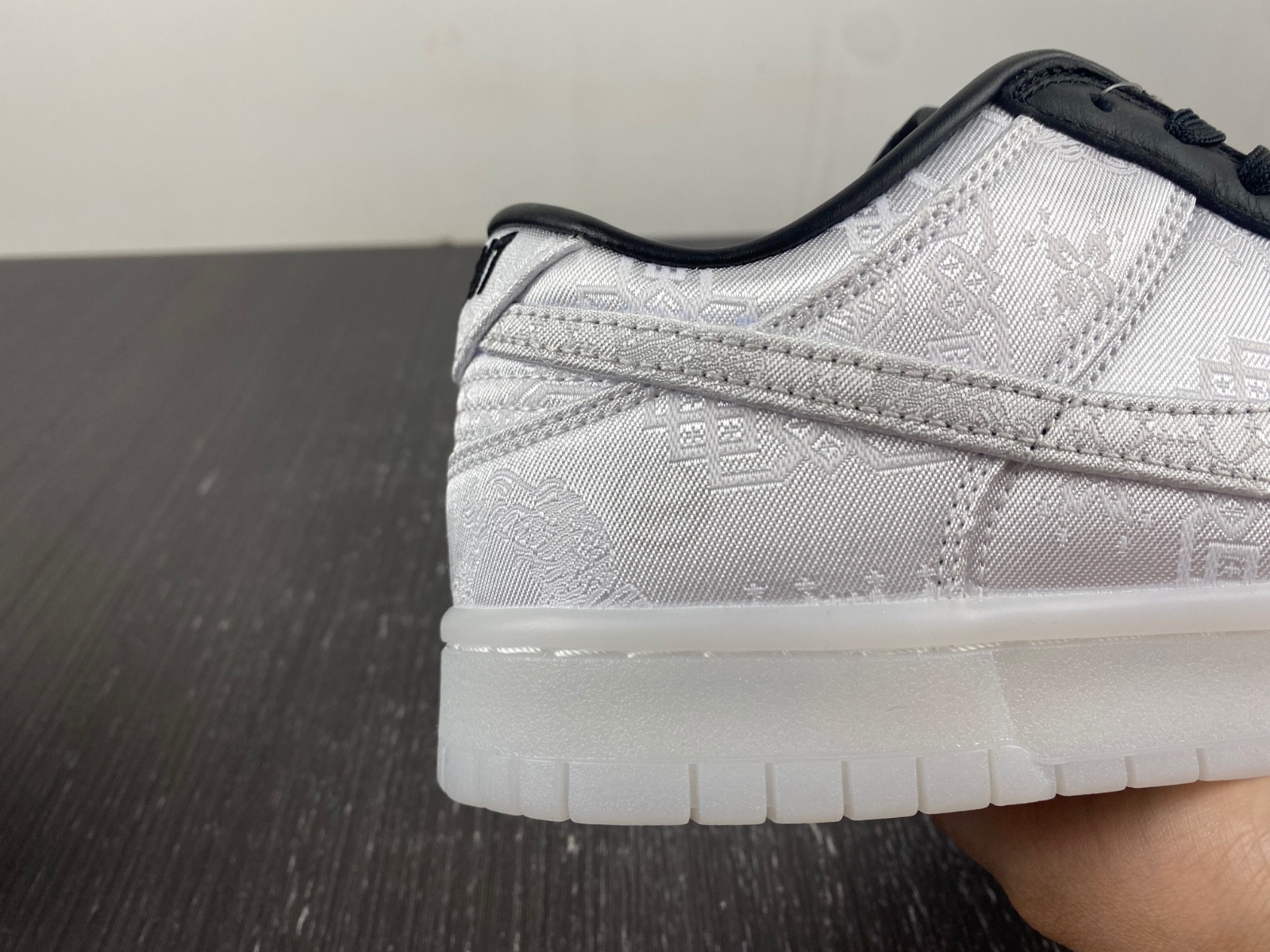 nike dunk low clot x fragment fn0315-110