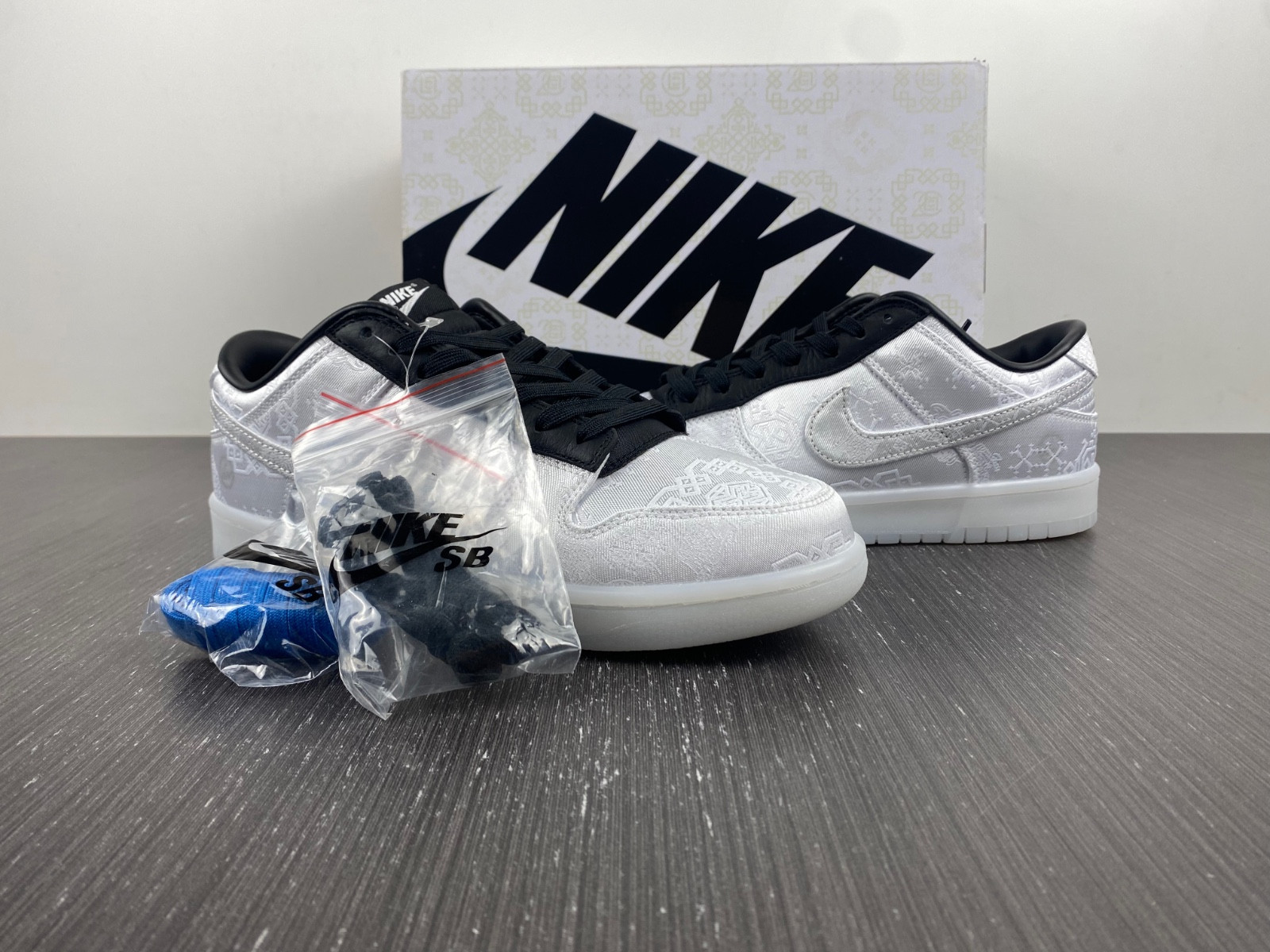 nike dunk low clot x fragment fn0315-110
