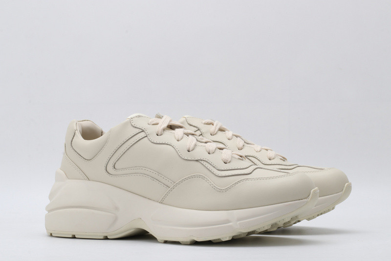 G*u*i ace embroidered low-top sneaker all white