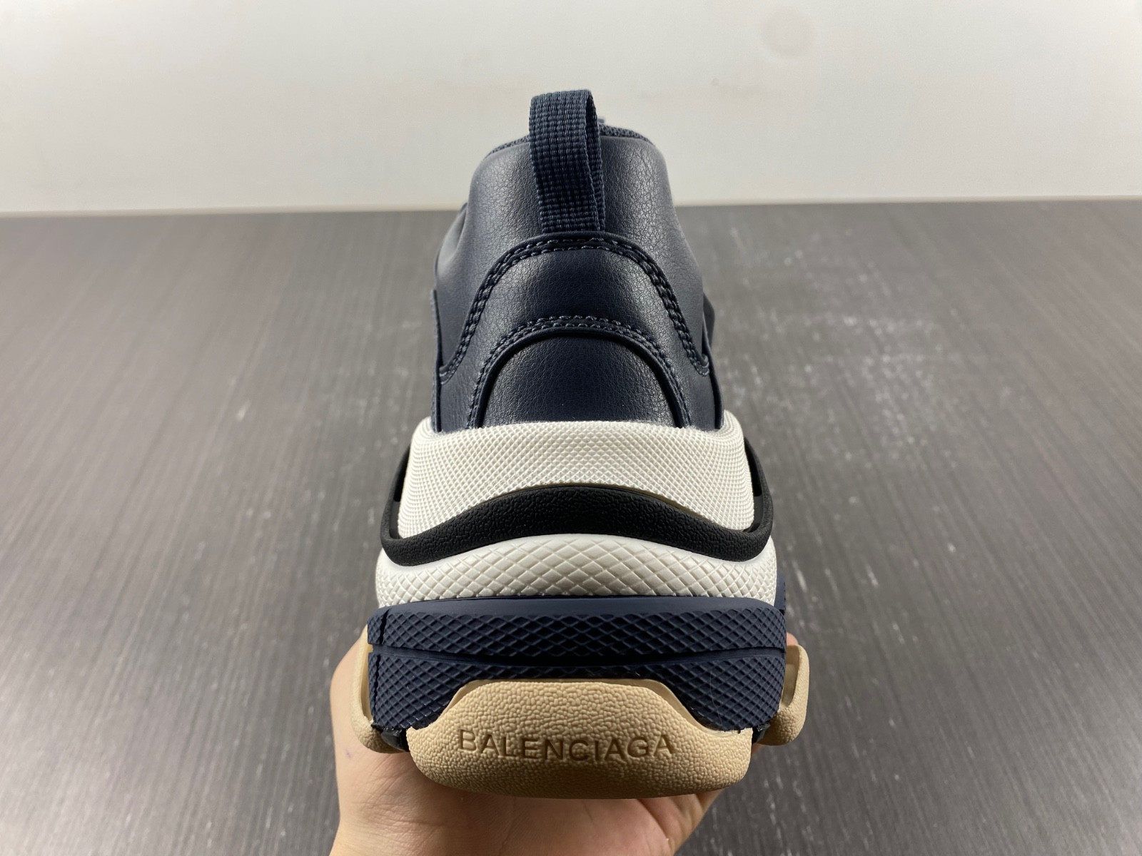 Ba*len*cia*ga triple s