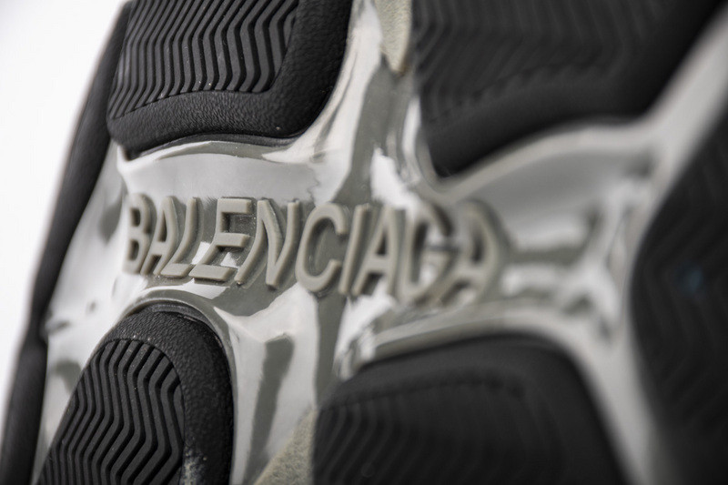 Ba*len*cia*ga triple s 2.0 536737w09011259