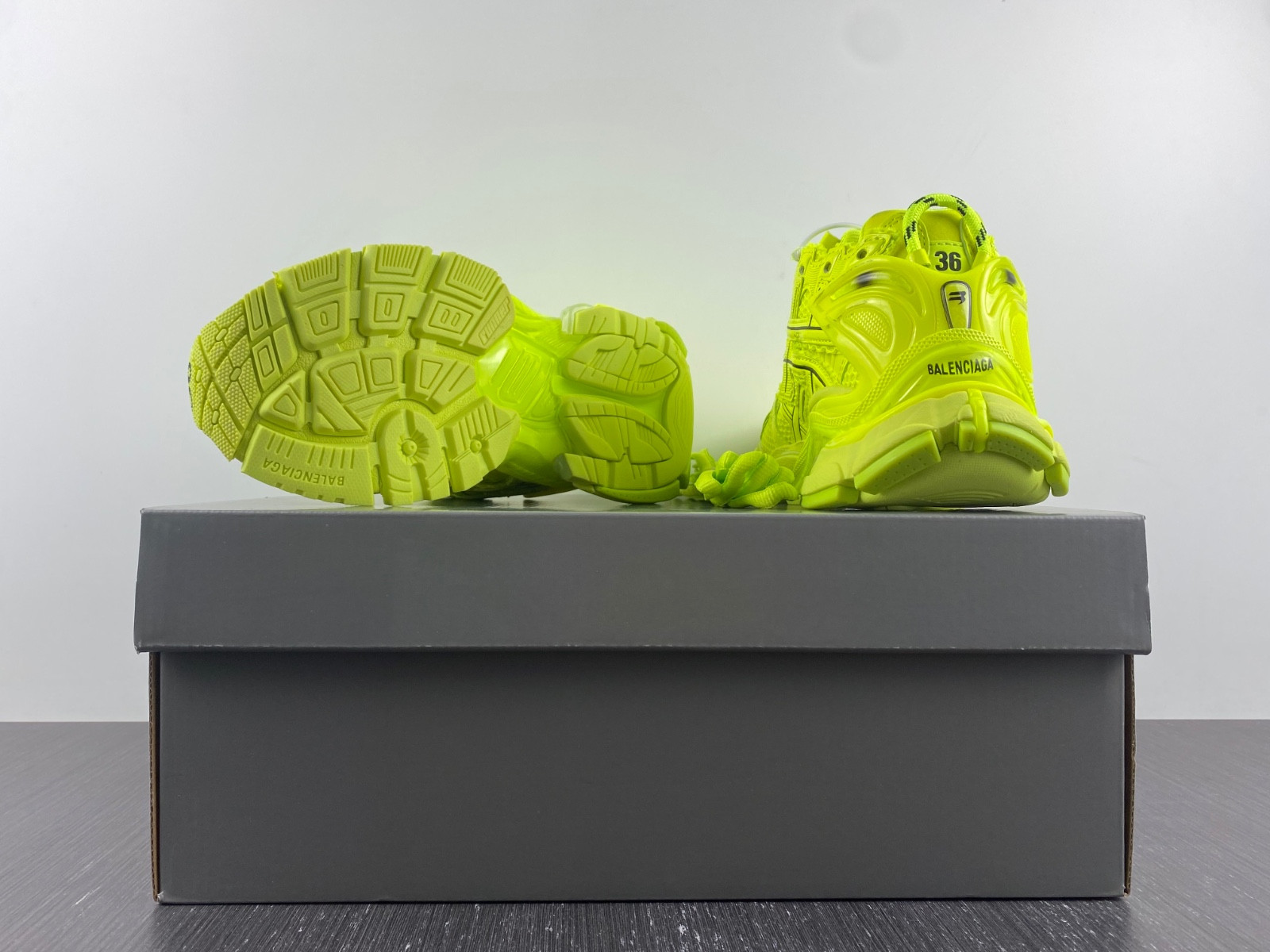 Ba*len*cia*ga 7.0 runner sneaker