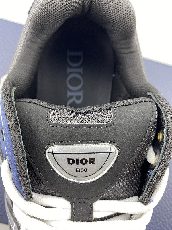 D*or b30 sneaker
