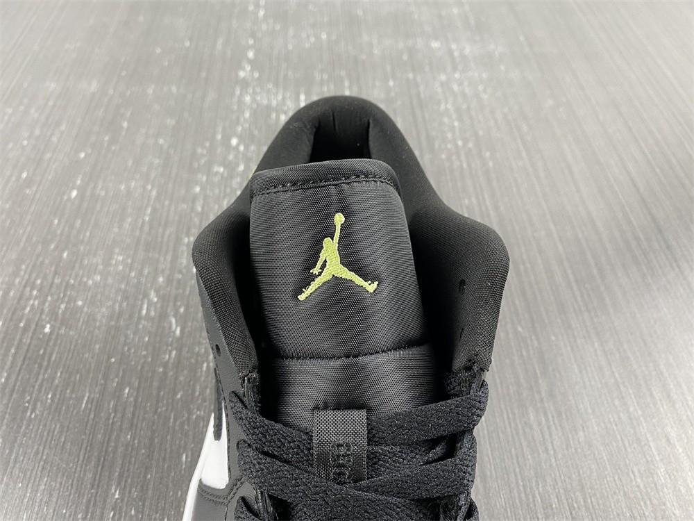 jordan 1 low snakeskin vivid green (w) - dx4446-301