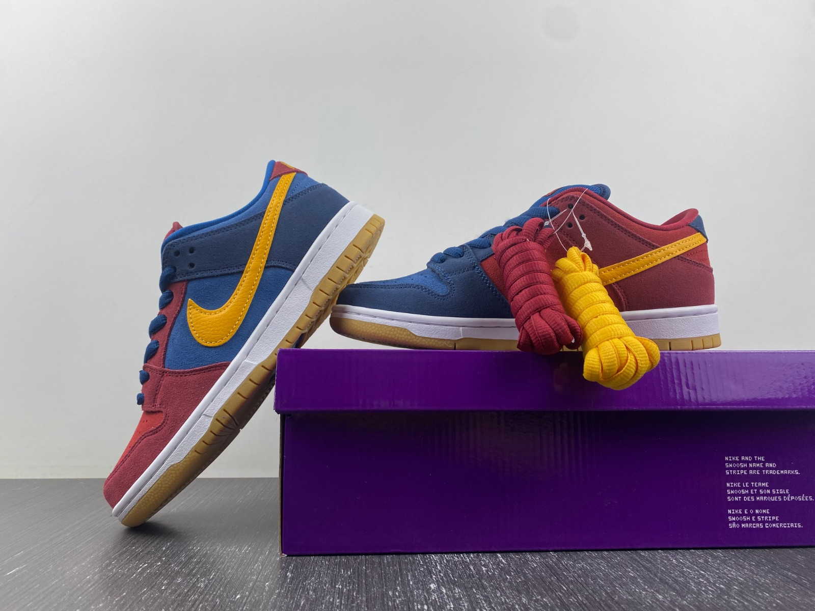 nike sb dunk low catalonia dj0606-400