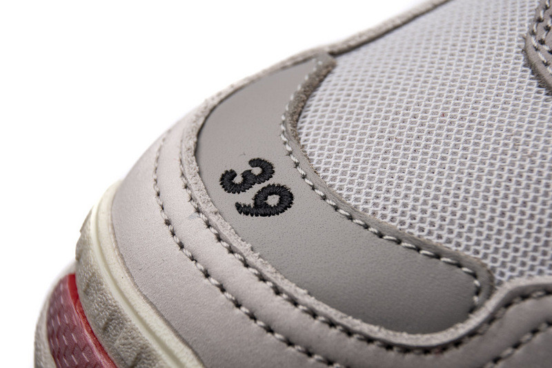 Ba*len*cia*ga triple s