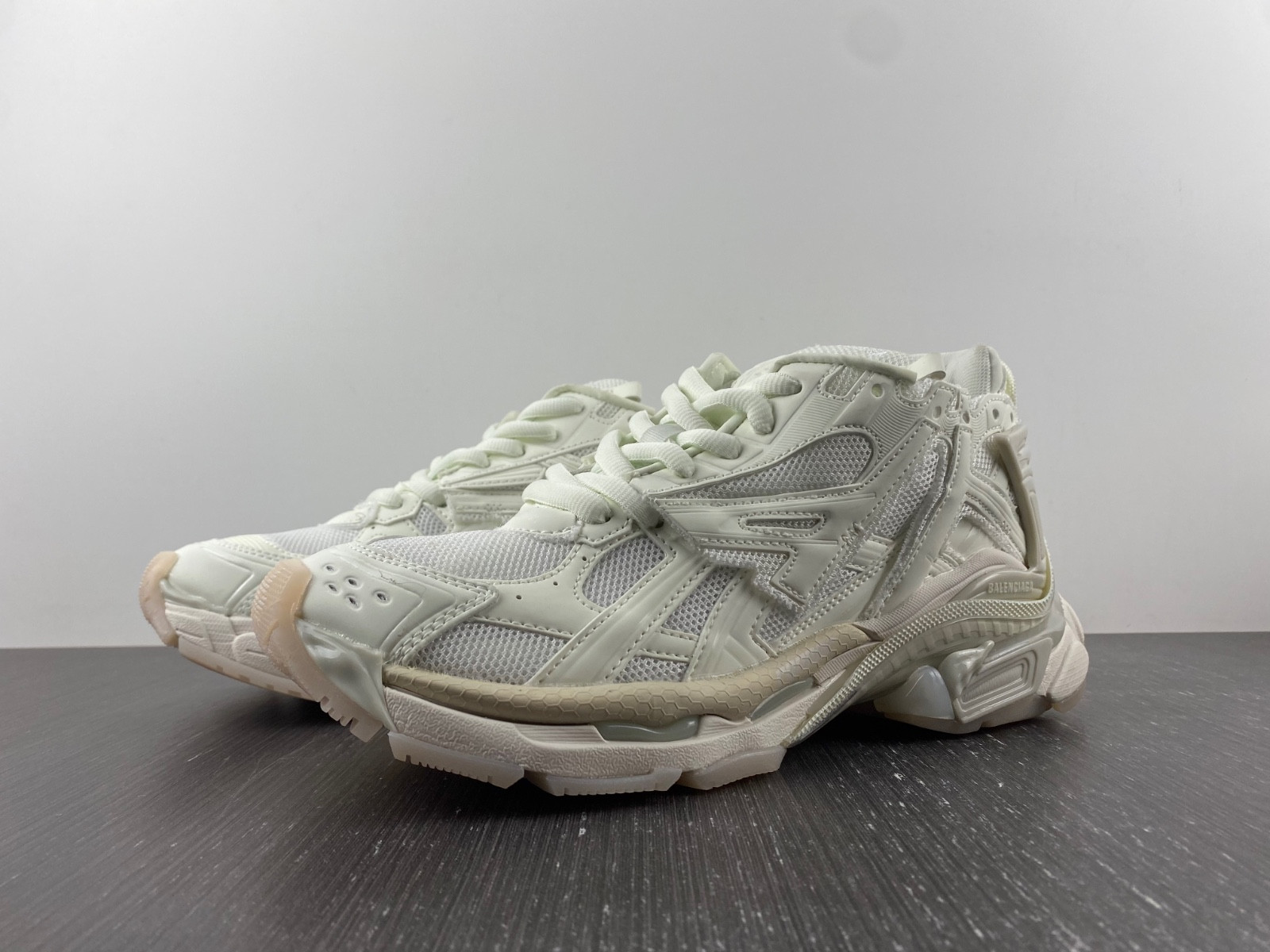 Ba*len*cia*ga runner sneaker