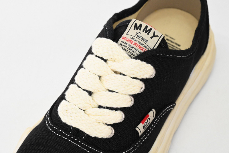 mmy sneaker 0046
