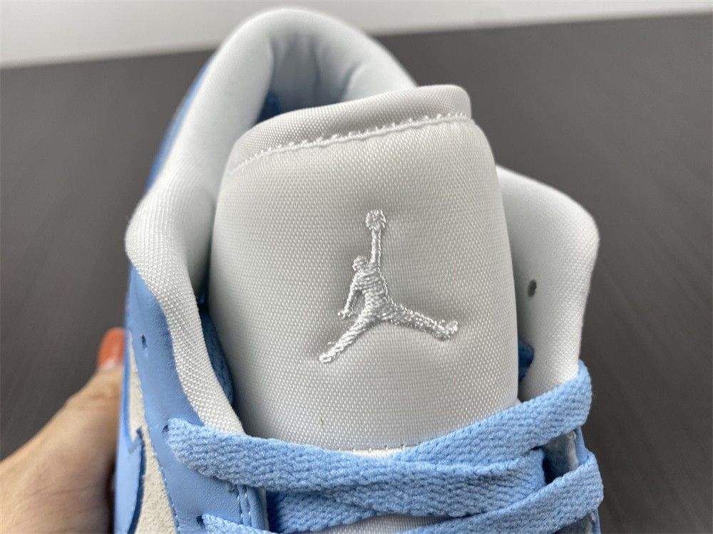 air jordan 1 low university blue wmns dc0774-050