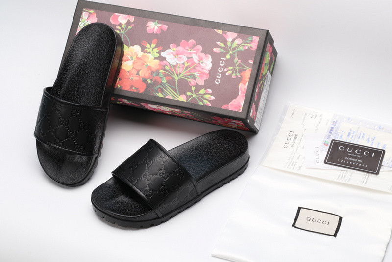 G*u*i slides all black