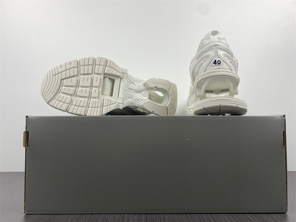 Ba*len*cia*ga x-pander 6.0 white