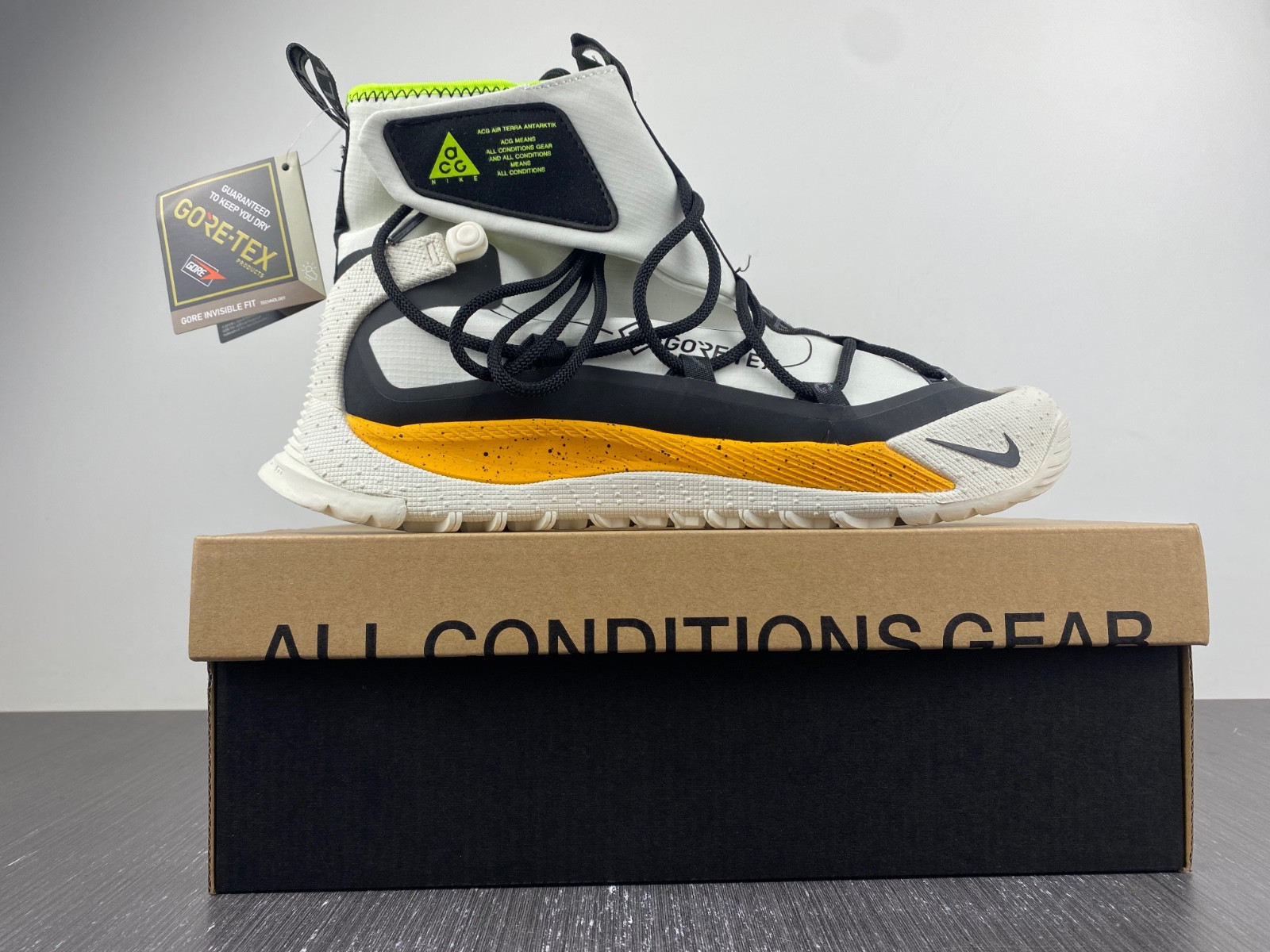 nike acg terra antarktik gore-tex summit white bv6348-100