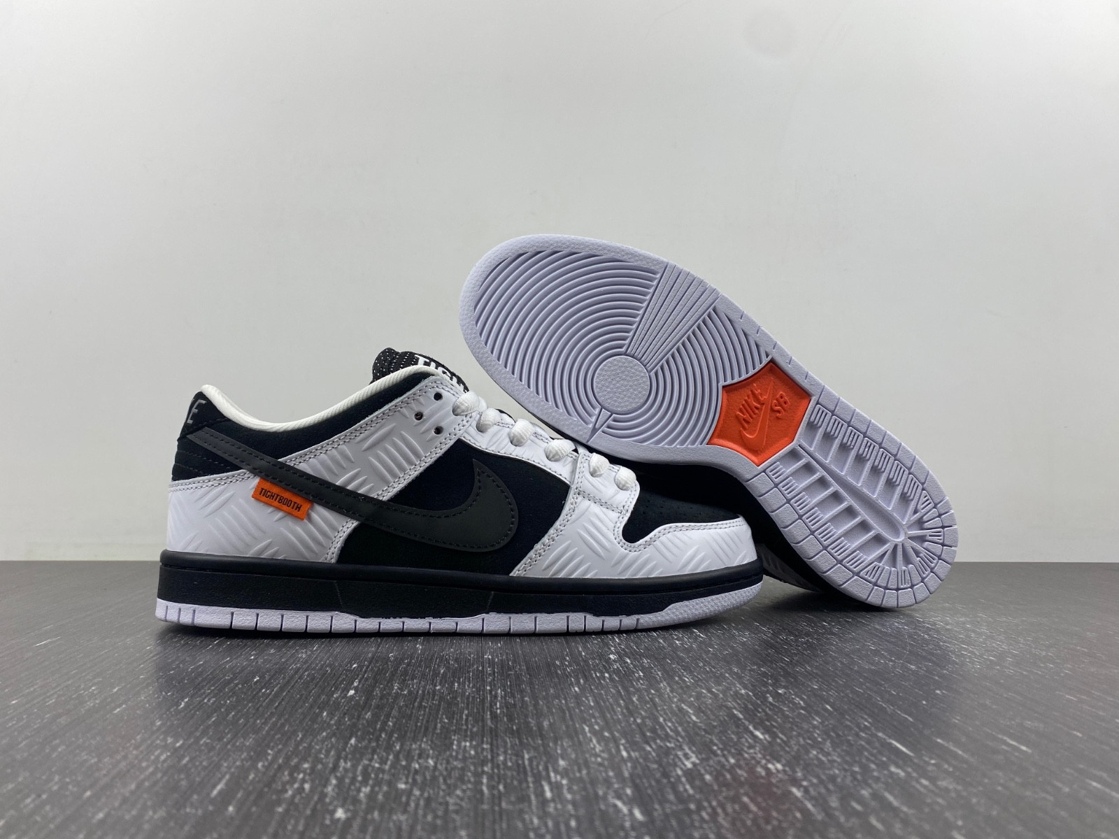 nike sb dunk low tightbooth men