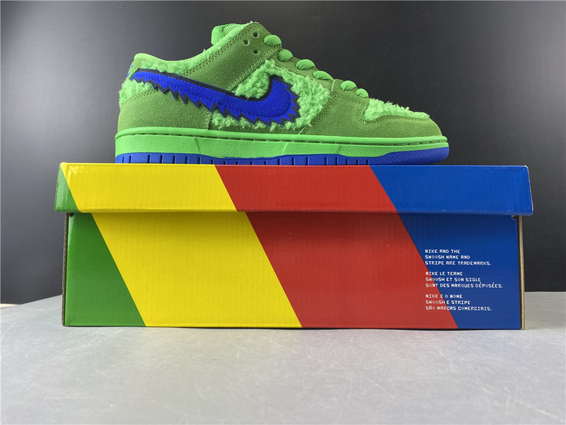 dead x nike sb dunk low“ green bear” cj5378-300