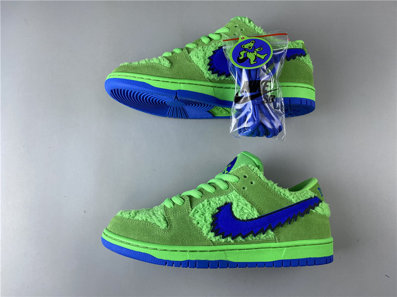dead x nike sb dunk low“ green bear” cj5378-300