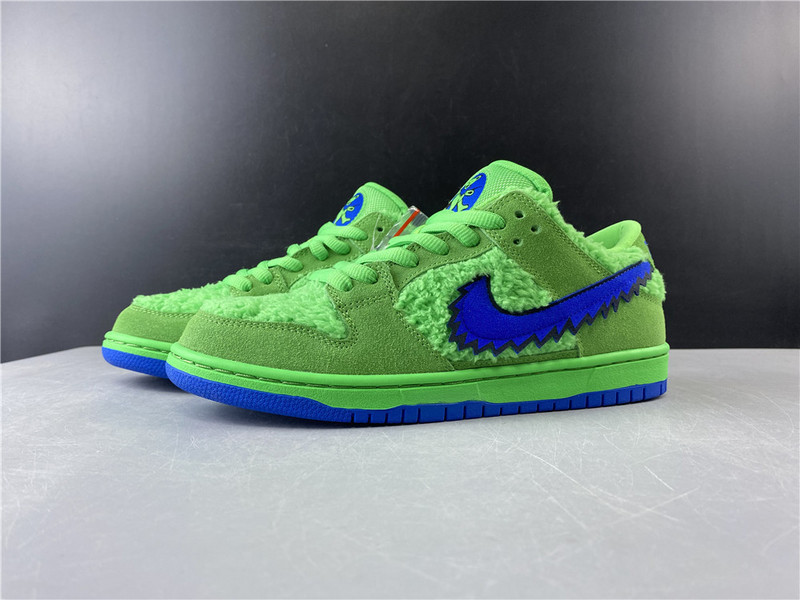 dead x nike sb dunk low“ green bear” cj5378-300