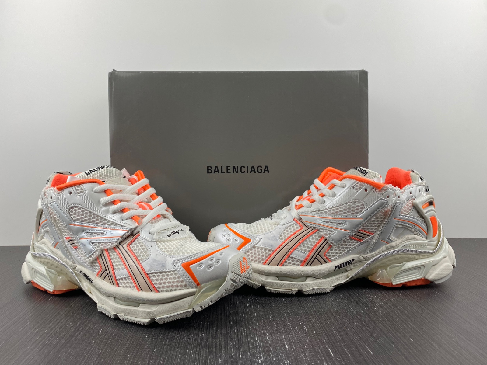 Ba*len*cia*ga runner sneaker 677403w3rbm9770