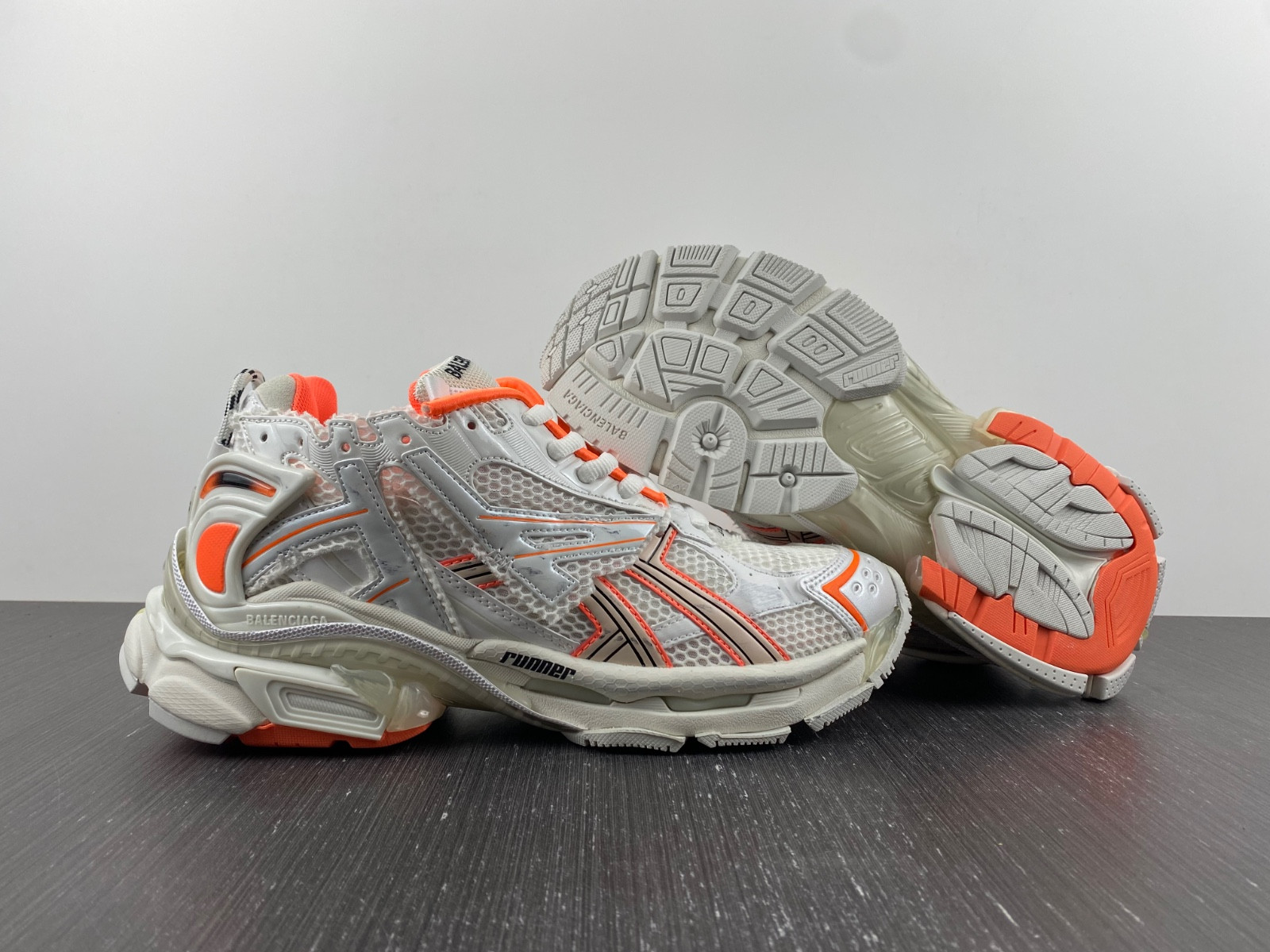 Ba*len*cia*ga runner sneaker 677403w3rbm9770