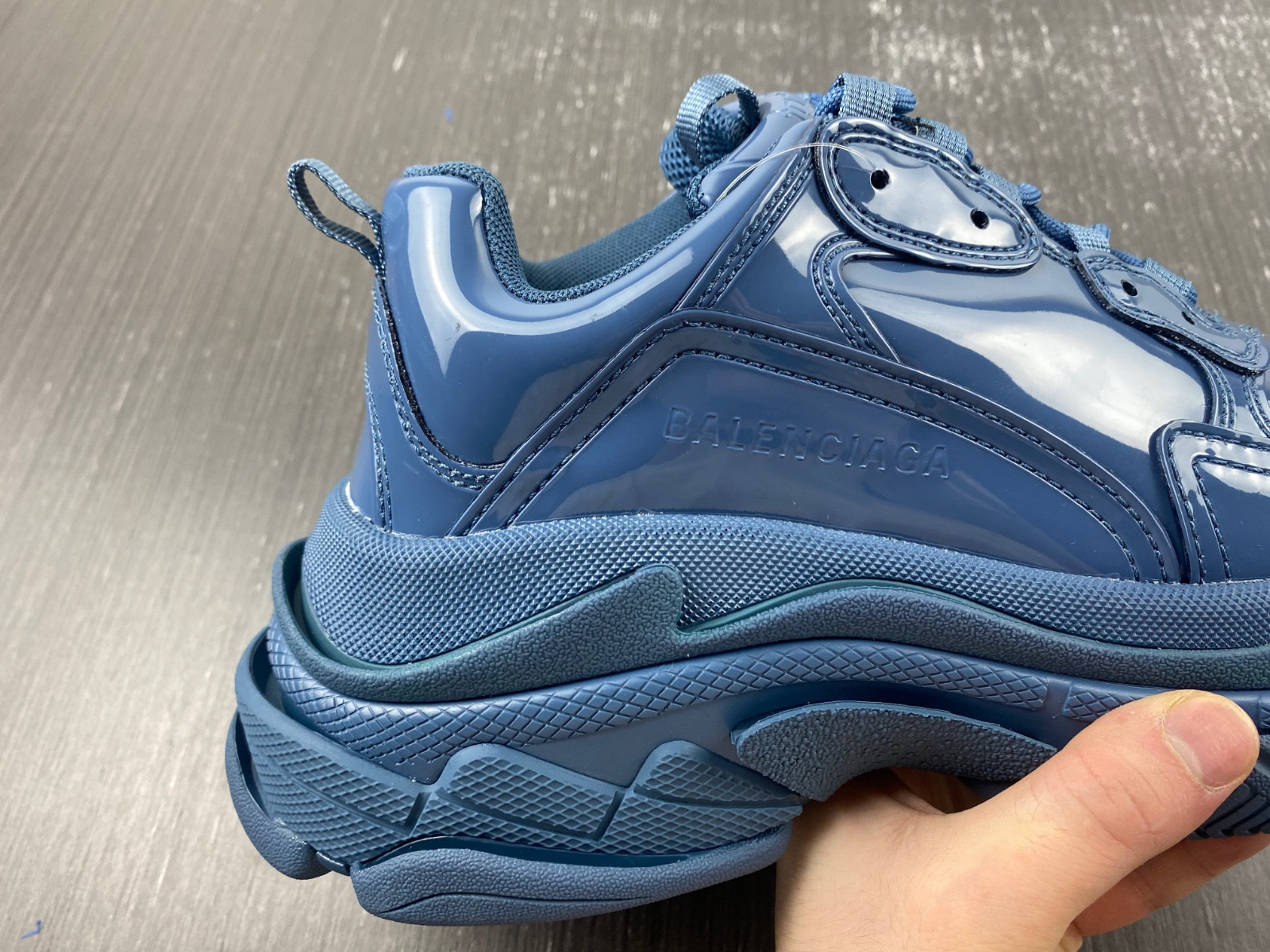 Ba*len*cia*ga triple s