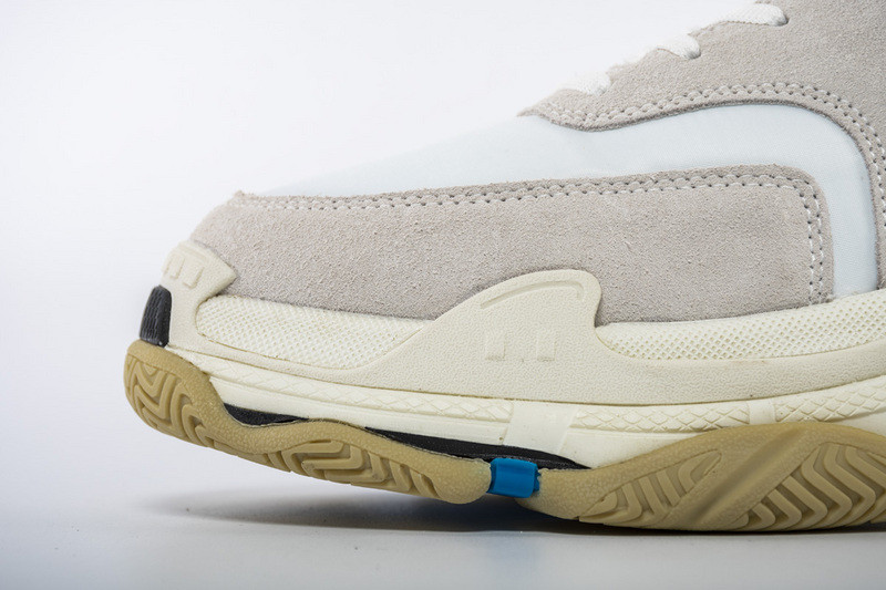 Ba*len*cia*ga triple s trainers white