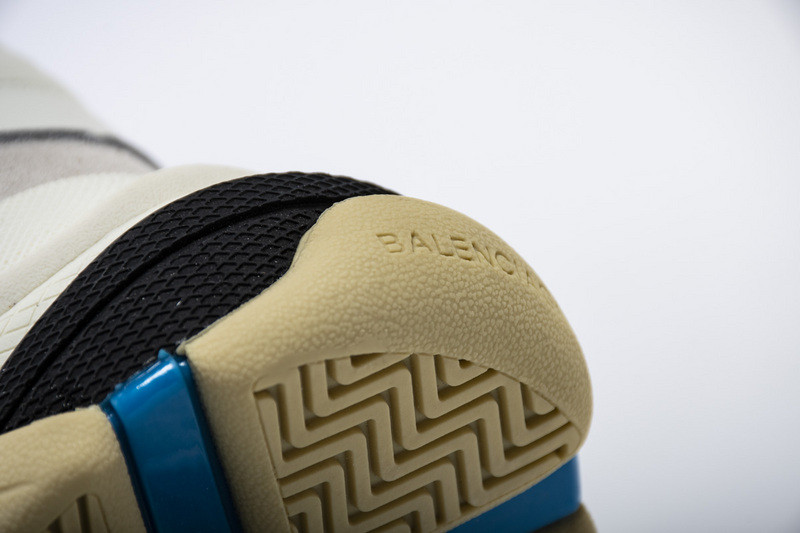 Ba*len*cia*ga triple s trainers white