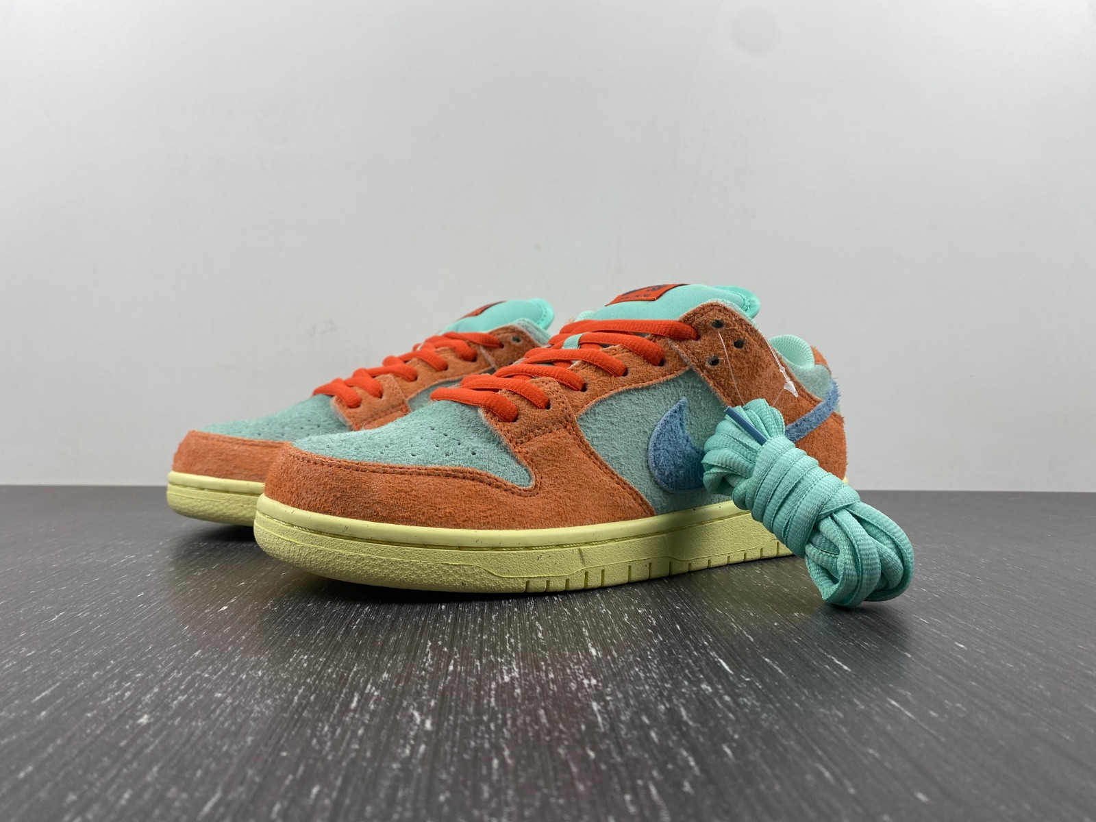 nike sb dunk low orange aqua dv5429-800