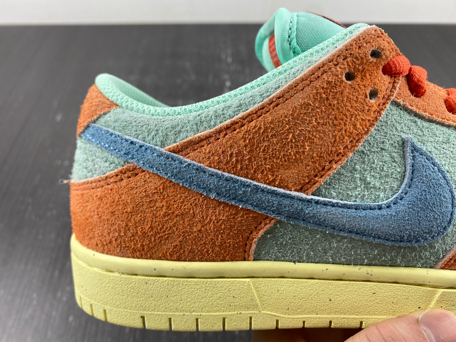 nike sb dunk low orange aqua dv5429-800